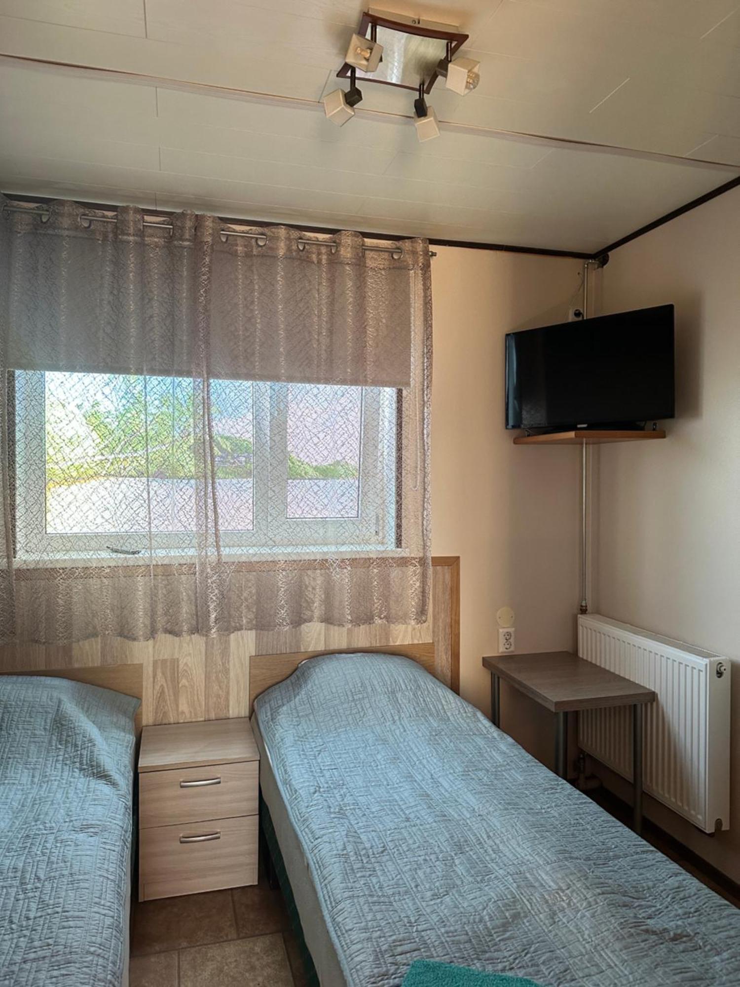 Guesthouse Maenniku Пярну Екстериор снимка